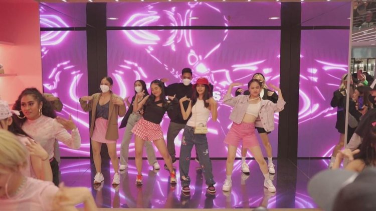 Rie Hata, Koreografer Idol KPop Terkenal Kolaborasi Bareng Atmos Pink Indonesia