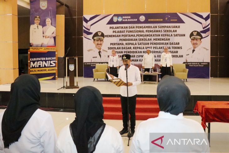 Bupati lantik pejabat fungsional satuan pendidikan - ANTARA News Kalimantan Selatan