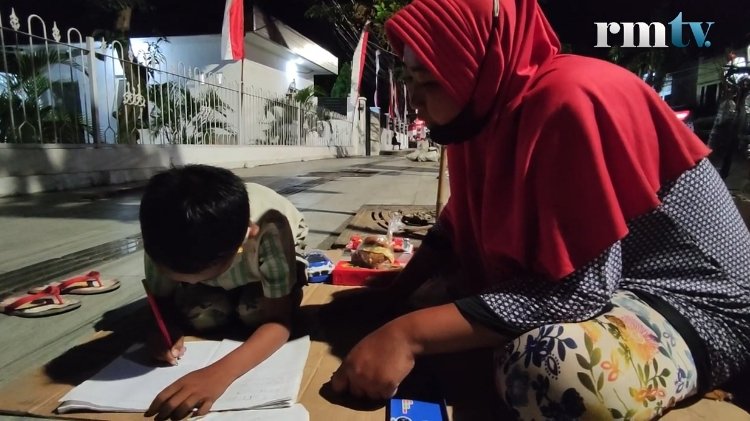 Lilik Wijayana, Pemulung Mojokerto yang Tak Abai dengan Pendidikan Sang Cucu