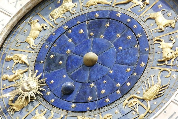 Horoskop Asmara Harian 16 Agustus 2022 untuk Capricorn, Aquarius dan Pisces