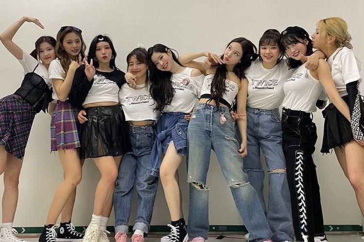 Simak! Lirik Lagu Kpop Trouble by TWICE Beserta Terjemahannya, Udah Denger?