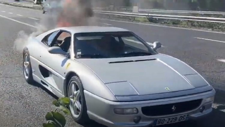 Test drive Ferrari F355 ini berakhir sangat buruk