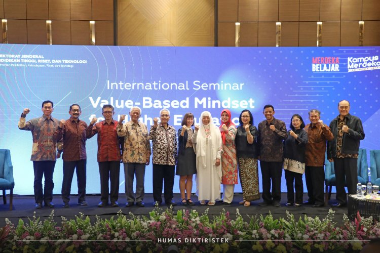 Refleksi Kualitas SDM Perguruan Tinggi melalui Seminar Internasional IDCP – Direktorat Jenderal Pendidikan Tinggi Kementerian Pendidikan dan Kebudayaan Republik Indonesia