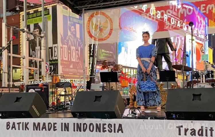 7 Desainer Jawa Barat Ikuti New York Indonesia Fashion Week, Pamerkan Desain Batik Cirebon