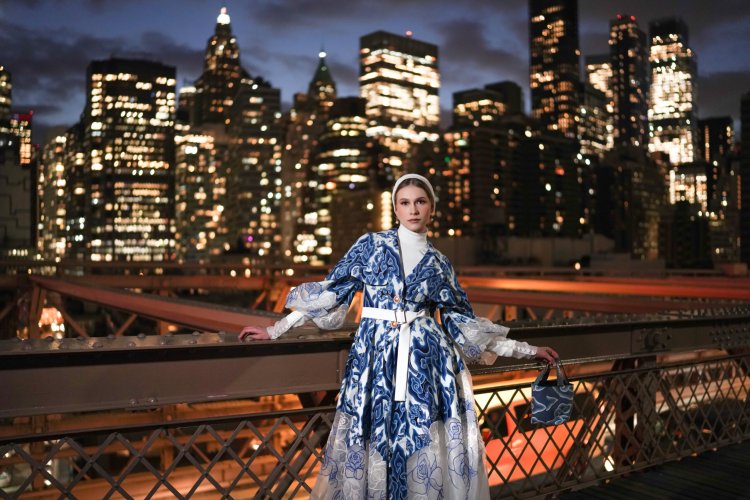 BT Batik Trusmi Ikuti Ajang New York Fashion Week 2023 Bersama Desainer Ayu Dyah Andari