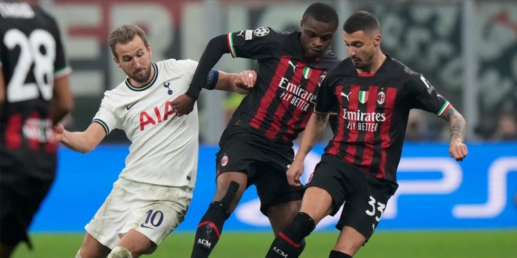 5 Aspek Positif dari 3-4-2-1 AC Milan: Pertahanan Lebih Solid dan Peran Baru Saelemaekers - Bola.net