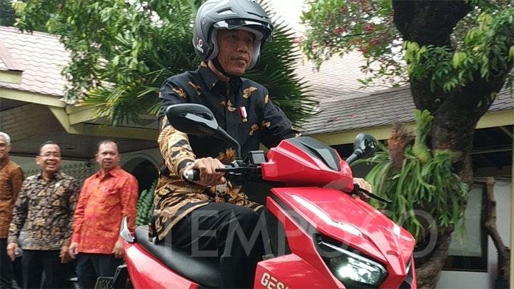 Jokowi Bakal Prioritaskan Insentif untuk Motor Listrik, Ini Alasannya