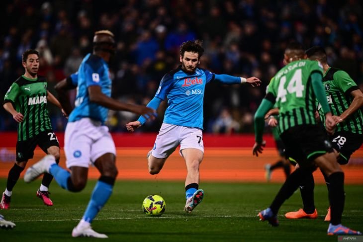 Napoli semakin tinggalkan kejaran Inter usai kalahkan Sassuolo 2-0 - ANTARA News Bali