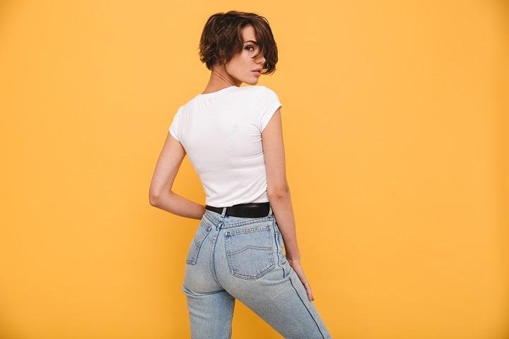 7 Kiat Padu Padan Jeans Basic supaya Penampilan Lebih Kece