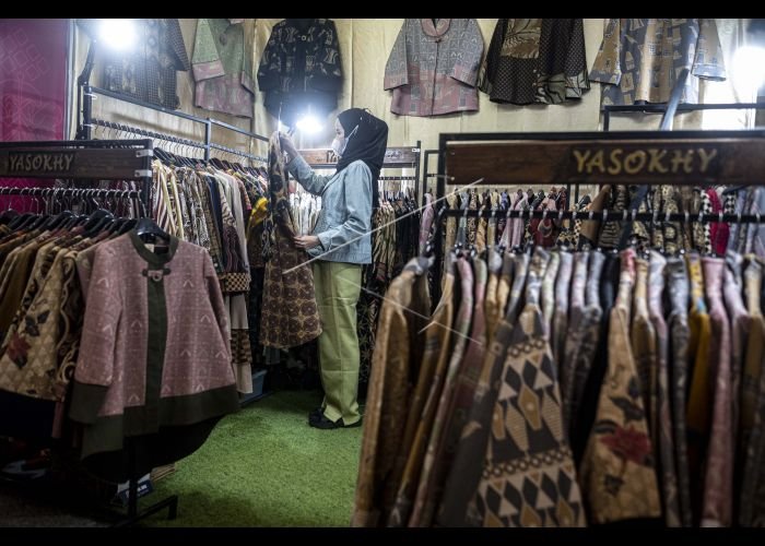 Pameran Produk Fesyen Di Indonesia Fashion Week 2023