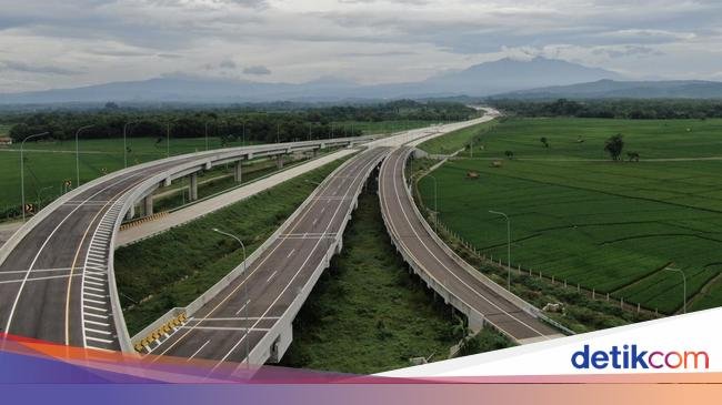 Lengkap! Daftar Tarif Tol Cisumdawu yang Berlaku Mulai Selasa Besok