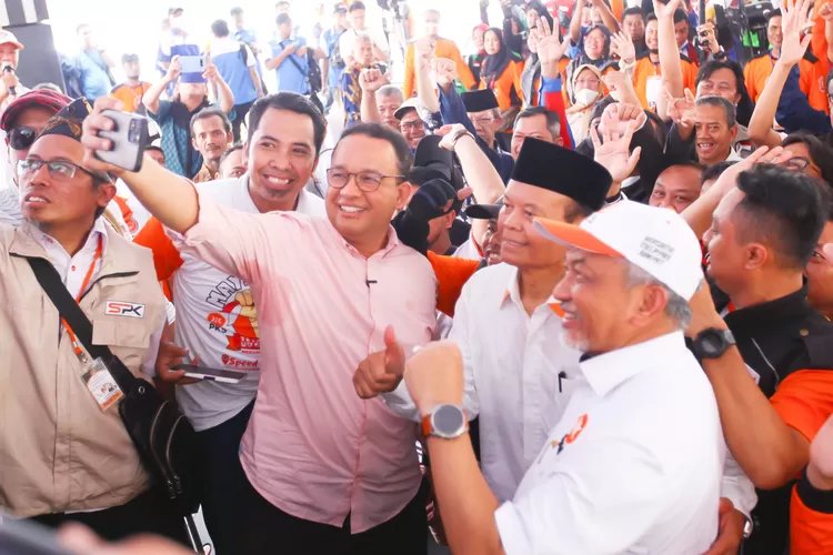 Aktivitas Politik Para Kandidat Capres: Anies Rayakan May Day, Ganjar Resmikan Posko Legend