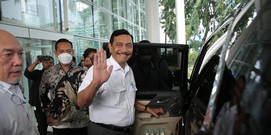 VIDEO: Luhut Tantang Capres Anies Usai Kritik Jokowi Soal Subsidi Mobil Listrik