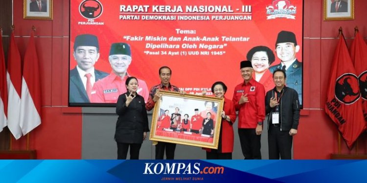 Senyum Merekah Megawati Beri Kado untuk Jokowi, Foto Deklarasi Ganjar Capres