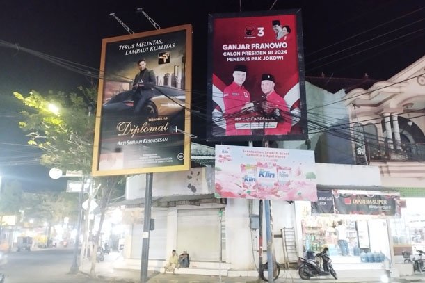 Reklame Capres Ganjar Dibongkar Pasang, Komisi I Panggil DPMTSP dan Satpol PP Sampang