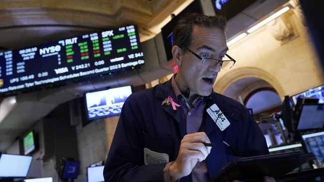 Menanti Data Ekonomi AS, Wall Street Kompak Melemah