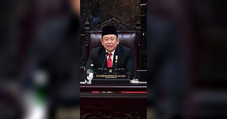 VIDEO: Pantun Bamsoet Depan Jokowi Sentil Capres Prabowo, Ganjar & Anies Lanjutkan Pembangunan