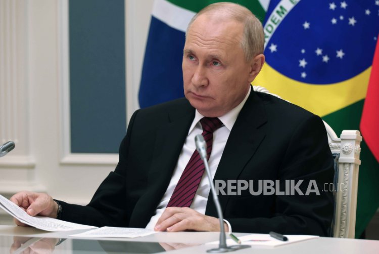 Vladimir Putin: Penggunaan Dolar AS Oleh Anggota BRICS Menurun