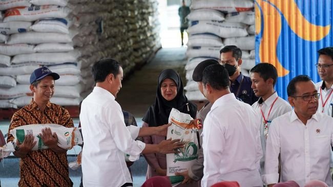 RI Celaka 12! Stok Impor Menipis, Beras Dalam Negeri Defisit