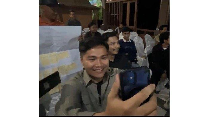 Momen Capres Anies Telepon Mahasiswa yang Viral Saat Ditanya Bupati Banyumas