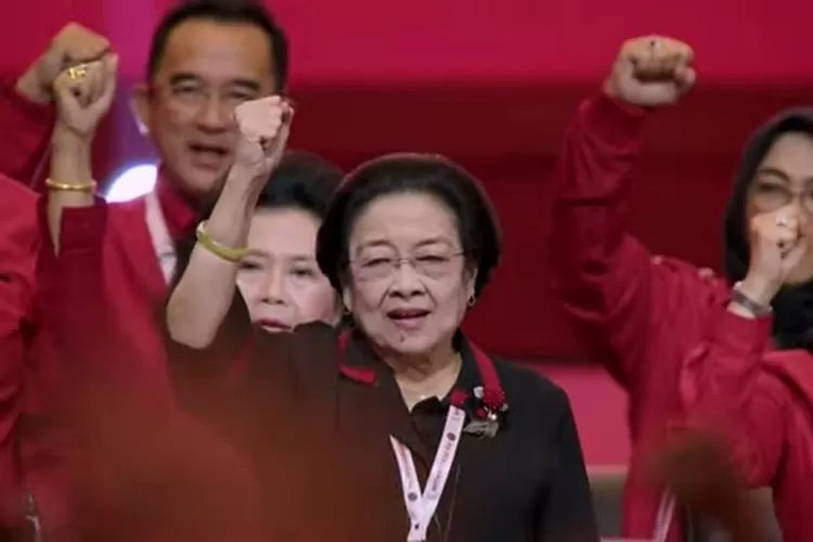 PDIP Tetap Pertahankan Ganjar Pranowo Sebagai Capres, Begini Respon Megawati