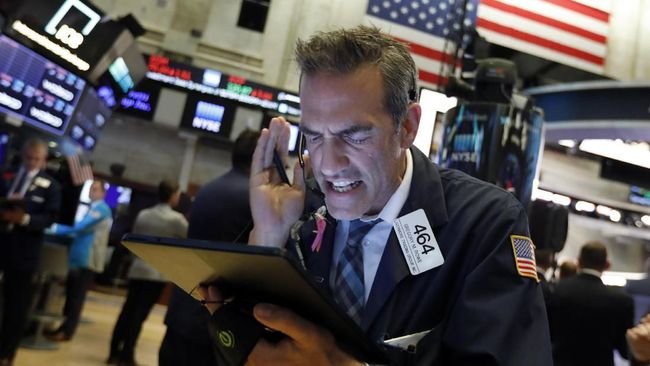 Menanti Data Penting, Wall Street Disambut Ambruk