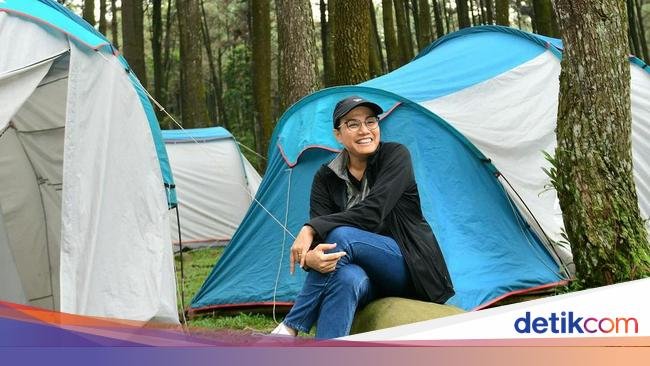 Menikmati Weekend ala Sri Mulyani, Camping di Gunung Pancar