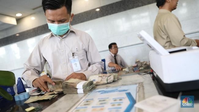 Hampir 100 Bank Rakyat di RI Lenyap, Tanda-Tanda Apa?
