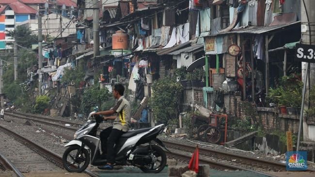 LPEM UI Ungkap 'Rapor Kemiskinan' Era Jokowi, Ini Hasilnya