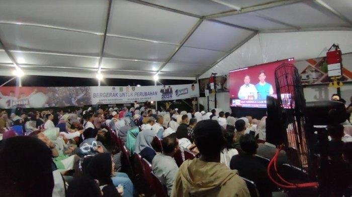 KRONOLOGI Anak Aniaya Bapak-Ibunya Usai Cekcok Nonton Debat Capres, Bermula dari si Bapak Matikan TV - Tribun-medan.com