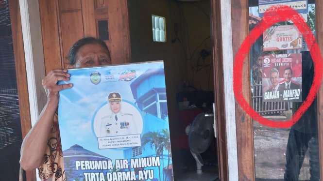 Jelang Pencoblosan, Oknum Manager Unit PDAM di Indramayu Diduga Sebar Stiker Capres
