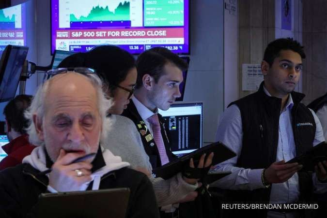 Wall Street Tergelincir Sehari Menjelang Rilis Data Inflasi PCE