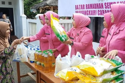 Bhayangkari Polres Tasikmalaya gelar pasar murah - ANTARA News Jawa Barat