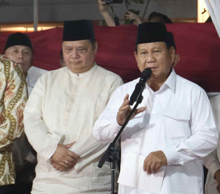 FOTO: Momen Pidato Kemenangan Capres 02 di Kertanegara, Prabowo Sebut Para Pemimpin Dunia Terkesan Pemilu Indonesia Sejuk dan Gembira