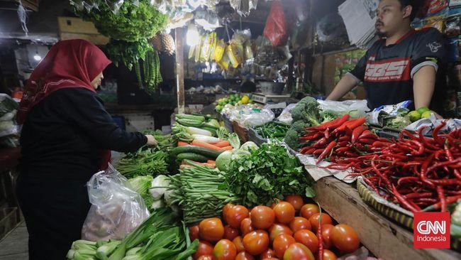 Warga Makin Banyak Makan Tabungan Gara-gara Lonjakan Harga Pangan