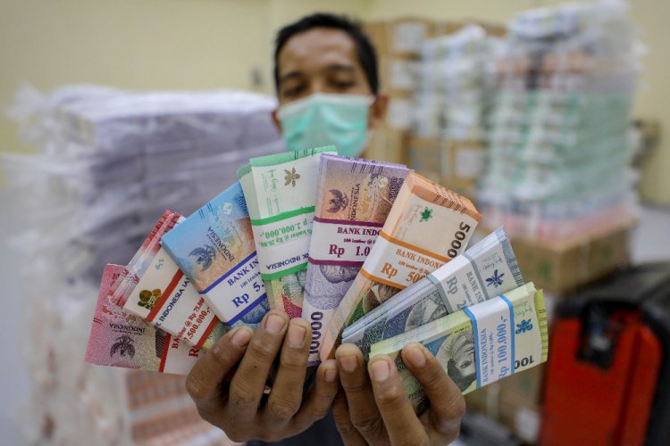 Penyebab Rupiah Makin Anjlok ke Rp16.323 per Dolar AS