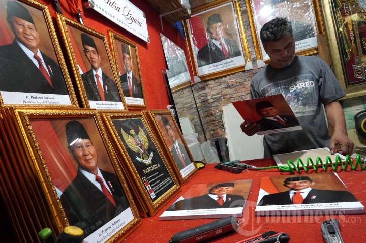 Foto Capres dan Cawapres Probowo-Gibran Sudah Dijual di Bandung