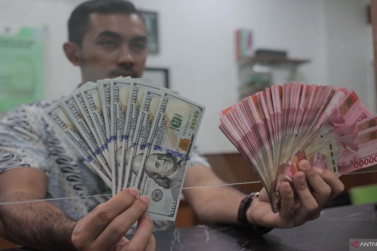 Rupiah melemah setelah pernyataan pejabat Fed yang hawkish