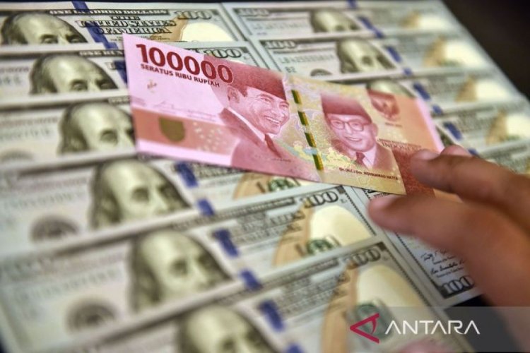 Rupiah melemah di tengah defisit transaksi berjalan