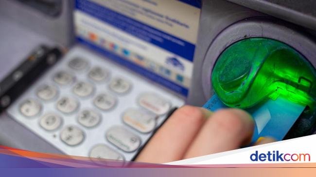 Ini Bukti Orang Indonesia Makin Malas Pakai Kartu ATM