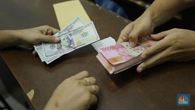 Breaking! Rupiah Ambles Lagi, Dolar Tembus Rp16.163