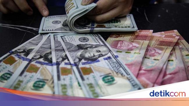 Dolar AS Dibuka Perkasa, Rupiah Tertekan