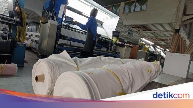 2.000 Lebih Karyawan Kena PHK Imbas Pabrik Tekstil Tutup