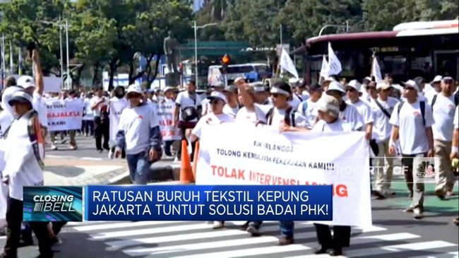 Video: Ratusan Buruh Tekstil Kepung Jakarta Tuntut Solusi Badai PHK!