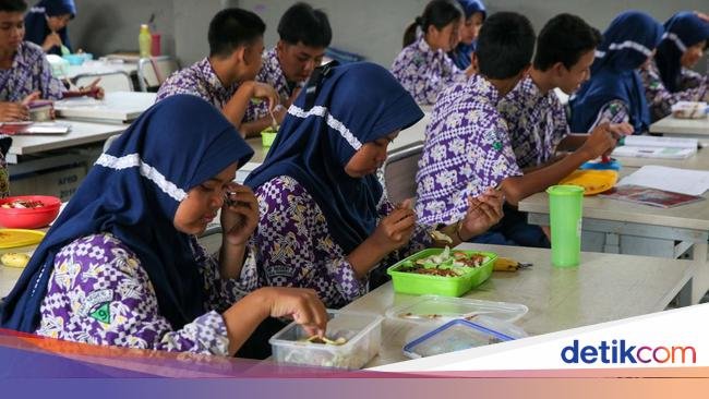 Lagi Dibahas, Ini 2 Bocoran soal Program Makan Gratis Prabowo