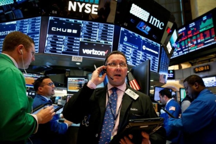 Bursa Saham Wall Street Melorot karena The Fed dan Debat Capres