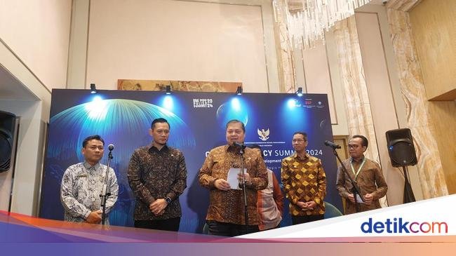 Soal Restrukturisasi Kredit, Airlangga Kaji Opsi KUR yang Diperpanjang