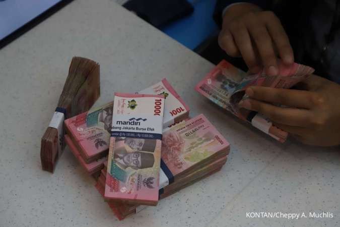 Rupiah Diproyeksi Melemah Hari Ini Selasa (30/7), Apa Saja Sentimennya?