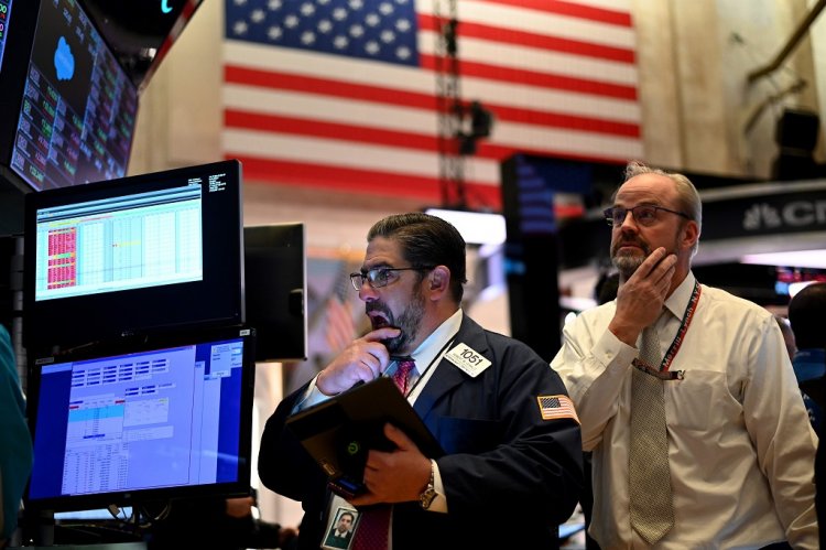 Wall Street Perkasa Menanti Data Anyar dari AS