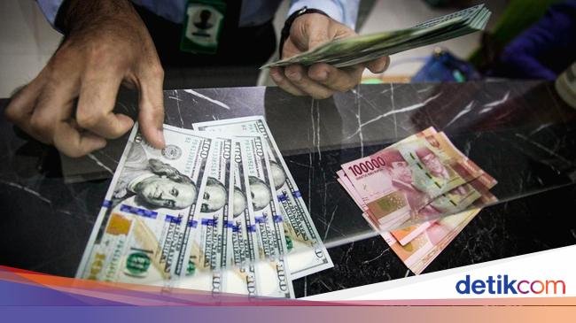 Dolar AS Masih Betah di Bawah Rp 16.000